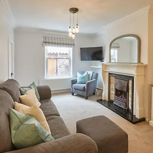 Host & - Adventure House Holiday home Whitby