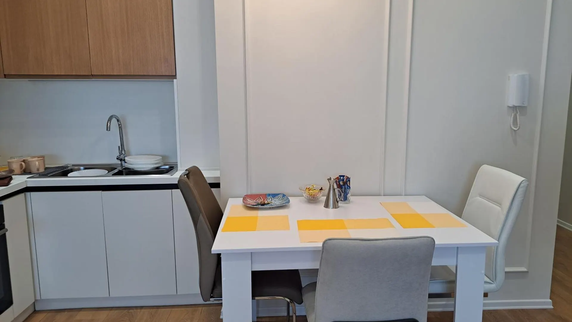 Tetris Apartment Tirana 0*,  Albania